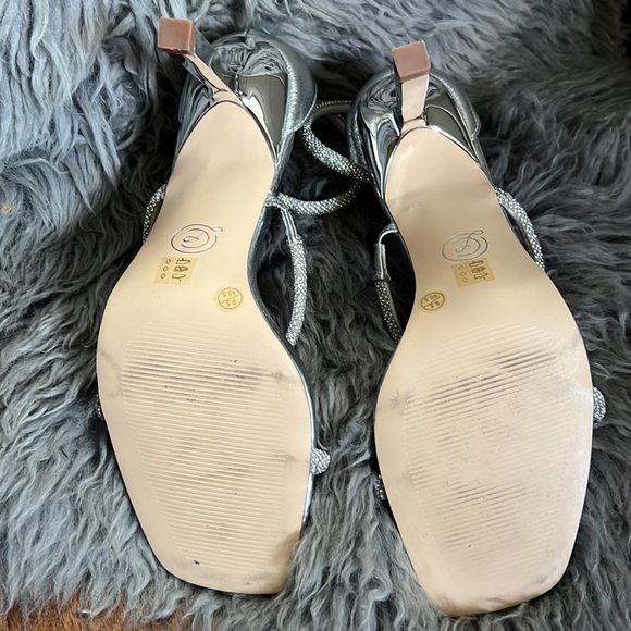 New Chinese Laundry Janai crystal straps heeled sandals Women, Size 9.5 - Picture 9 of 12